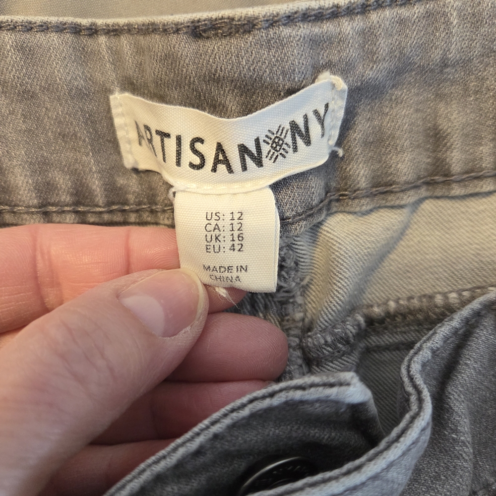Artisan Ny Light Gray Skinny Jeans with Pink Floral Embroidery - Picture 3 of 3